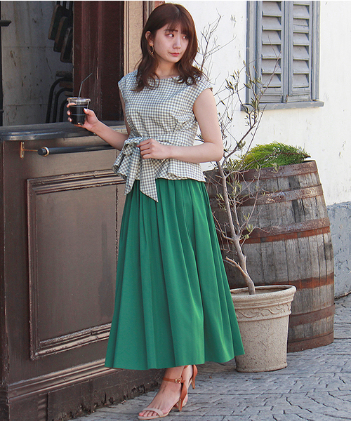 TRUDEA（トルディア）の「ウエストリボン　ペプラムブラウス（シャツ/ブラウス・レディース・ホワイト/ベージュ/ネイビー/サックスブルー/ホワイト×ブルー/ホワイト×ブラック/ホワイト×グレー/ブラック×ホワイト・MEDIUM/LARGE）」の11枚目の写真