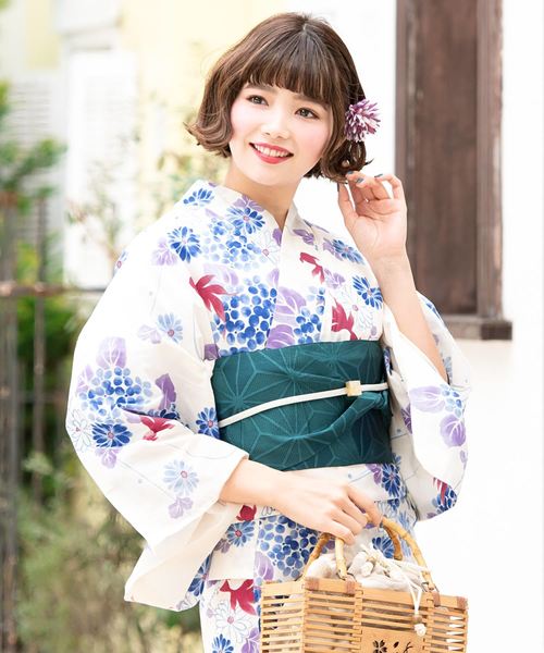 bonheur saisons（ボヌールセゾン）の「選べるレディース浴衣3点セット （浴衣＋帯＋下駄）（浴衣・レディース・ホワイト系その他/ホワイト系その他2/ホワイト系その他3/ホワイト系その他4/ホワイト系その他5/ホワイト系その他6/レッド系その他/ブルー系その他/レッド系その他2・FREE）」の5枚目の写真