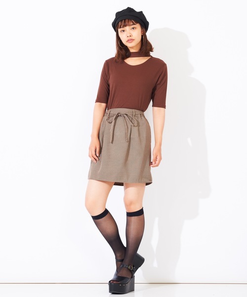 WEGO(ウィゴー)の「WEGO/チョーカー5分袖リブTシャツ(Tシャツ/カットソー・レディース・ブラック/ブラウン/グリーン/パープル・FREE)」の5枚目の写真