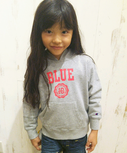 CIAOPANIC TYPY（チャオパニックティピー）の「Champion別注 プルパーカ【KIDS】（パーカー・キッズ・杢グレー/ネイビー・110/130/90/100/120）」の2枚目の写真