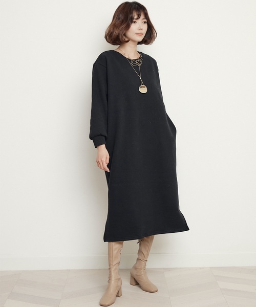 miniyu(ミニュウ)の「ボリュームスリーブ・スウェットワンピース・サイドポケット付き(ワンピース・レディース・ブラック/ネイビー/キャメル/イエロー/レッド・FREE)」の15枚目の写真