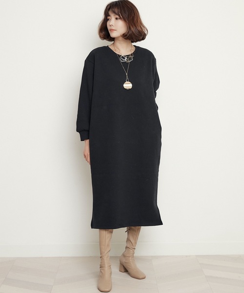 miniyu(ミニュウ)の「ボリュームスリーブ・スウェットワンピース・サイドポケット付き(ワンピース・レディース・ブラック/ネイビー/キャメル/イエロー/レッド・FREE)」の16枚目の写真