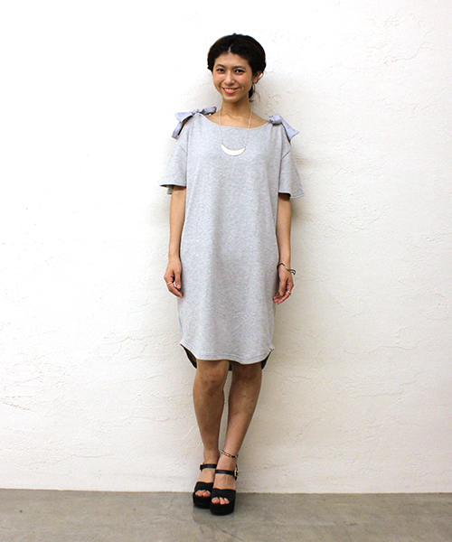 mystic（ミスティック）の「肩リボンワンピース（ワンピース・レディース・ネイビー/グレー/ベージュ・ﾌﾘ-）」の14枚目の写真