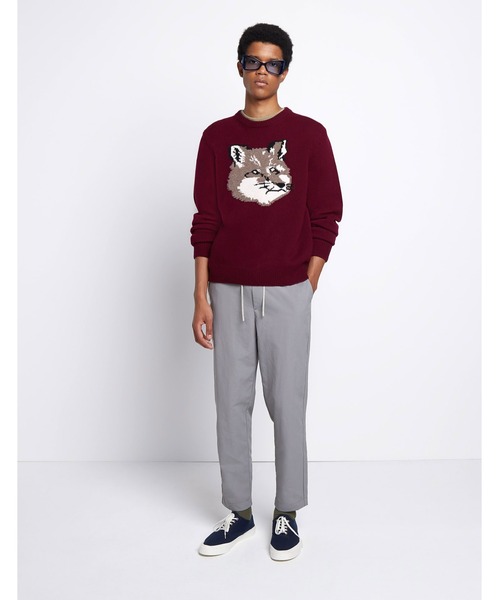 MAISON KITSUNÉ バーガンディ ニットセーター Maison Kitsune（メゾンキツネ）の「FOX HEAD PULLOVER（ニット