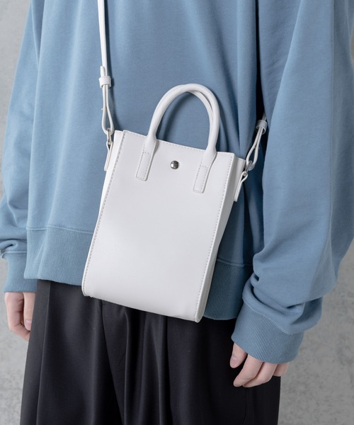 melt.(メルト)の「melt. - コンパクトレザーショルダーバッグ(ショルダーバッグ・メンズ・ホワイト/ブラック・FREE)」の14枚目の写真