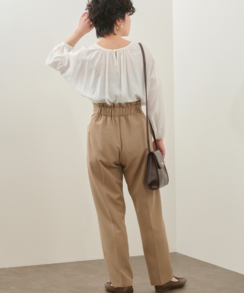Ambre Neige（アンブルネージュ）の「ハイウエストタックパンツ／【WEB/EC限定商品】（その他パンツ・レディース・ベージュ/グリーン系その他/モカ・FREE）」の13枚目の写真