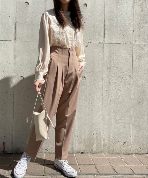 Ambre Neige（アンブルネージュ）の「ハイウエストタックパンツ／【WEB/EC限定商品】（その他パンツ・レディース・ベージュ/グリーン系その他/モカ・FREE）」の7枚目の写真