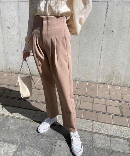 Ambre Neige（アンブルネージュ）の「ハイウエストタックパンツ／【WEB/EC限定商品】（その他パンツ・レディース・ベージュ/グリーン系その他/モカ・FREE）」の8枚目の写真