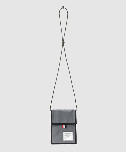 THOM BROWNE（トムブラウン）の「MIRROR CASE IN PEBBLE GRAIN
