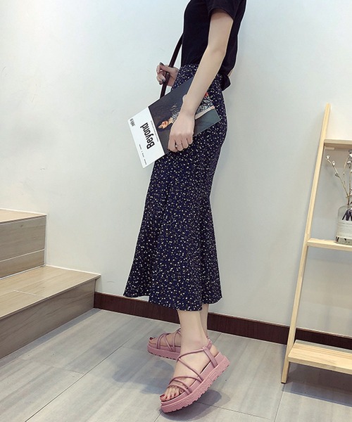 Anuenue(アヌエヌエ)の「オープントゥクロスストラップサンダル(サンダル・レディース・ブラック/ベージュ/ピンク・22.5cm/23.5cm/24.5cm/23.0cm/24.0cm/25.0cm)」の19枚目の写真