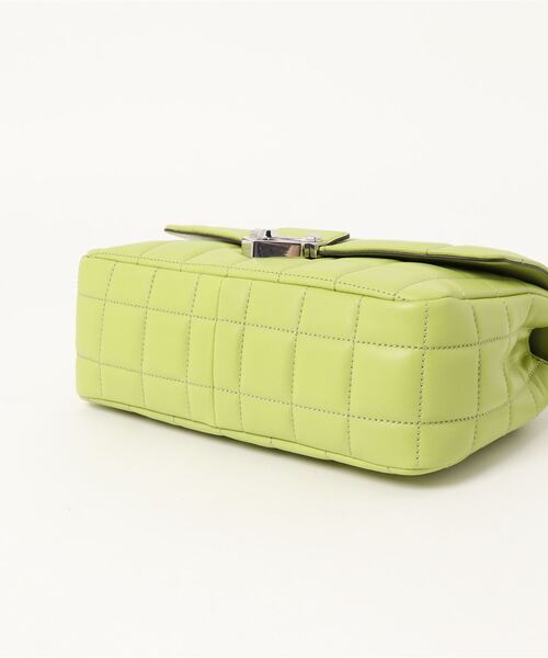 MICHAEL KORS（マイケルコース）の「SOHO(ソーホー) チェーンショルダー ラージ（ショルダーバッグ・レディース・ライム・FREE）」の5枚目の写真