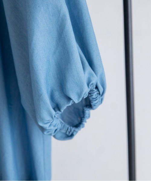 Mysa&Liina（ミーサリーナ）の「バックオープン ゆったりデニムワンピース（ワンピース・レディース・サックスブルー/インディゴブルー・M）」の11枚目の写真