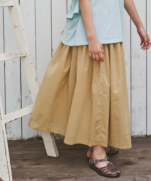&yam(アンドヤム)の「コットンボイルワッシャーロングスカート(スカート・キッズ・ブラック/グリーン/ブルー/ブラウン/ピンク/ベージュ・130-140cm/120-130cm/150-160cm/110-120cm/140-150cm)」の3枚目の写真