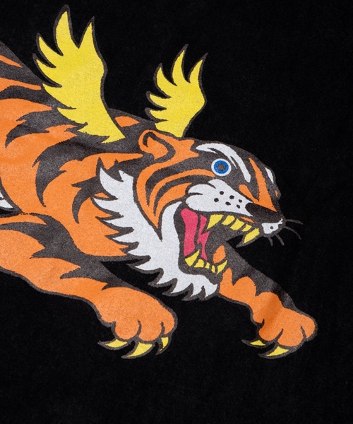 Evae mob（エヴァーモブ）の「EVAEMOB＋TYGA/エバーモブ＋タイガ/コラボレーションTシャツ/Tyga Collaboration Tee（Tシャツ/カットソー・メンズ・ブラック/ホワイト・X-LARGE/LARGE）」の22枚目の写真