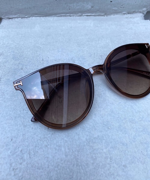 StyleSea（スタイルシー）の「フォックスウェリントンカラーレンズアイウェア（サングラス・レディース・ブラック/ブラウン/カーキ/ライトピンク・FREE）」の3枚目の写真