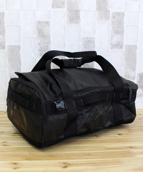 THE NORTH FACE（ザノースフェイス）の「ベースキャンプボイジャーダッフルドラムバッグ BASE CAMP VOYAGER DUFFEL 42L（ドラムバッグ・メンズ・ブラック/ブラック系その他・F）」の2枚目の写真