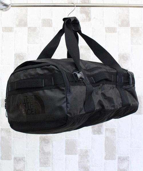 THE NORTH FACE（ザノースフェイス）の「ベースキャンプボイジャーダッフルドラムバッグ BASE CAMP VOYAGER DUFFEL 42L（ドラムバッグ・メンズ・ブラック/ブラック系その他・F）」の20枚目の写真
