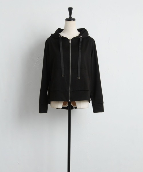 tocco closet（トッコ　クローゼット）の「バックフリル裏毛パーカー（パーカー・レディース・ブラック/グレー・M）」の13枚目の写真