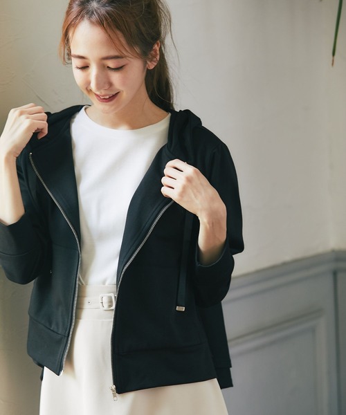 tocco closet（トッコ　クローゼット）の「バックフリル裏毛パーカー（パーカー・レディース・ブラック/グレー・M）」の6枚目の写真