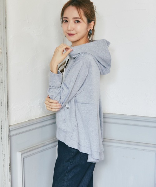 tocco closet（トッコ　クローゼット）の「バックフリル裏毛パーカー（パーカー・レディース・ブラック/グレー・M）」の9枚目の写真