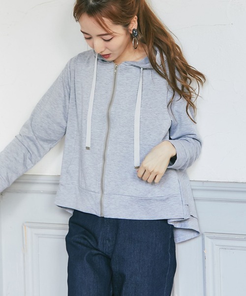 tocco closet（トッコ　クローゼット）の「バックフリル裏毛パーカー（パーカー・レディース・ブラック/グレー・M）」の10枚目の写真