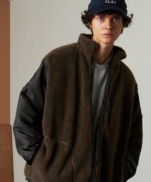 EMMA CLOTHES（エマクローズ）の「リバーシブル オーバーサイズ スタンドカラー ボア切替 エコダウンジャケット EMMA CLOTHES（ダウンジャケット/コート・メンズ・ブラック系その他/ブラウン系その他/ベージュ系その他・M/L）」の3枚目の写真