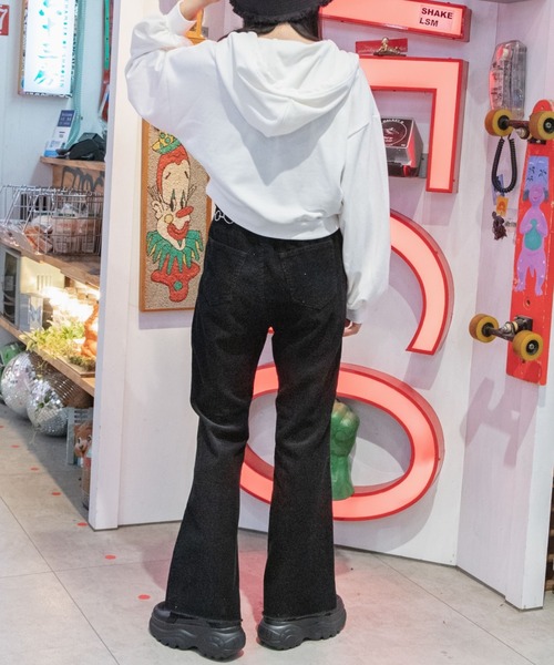 WEGO（ウィゴー）の「WEGO/コーデュロイフリンジフレアパンツ（その他パンツ・レディース・ベージュ/ブラック/ブラウン・SMALL/MEDIUM）」の6枚目の写真