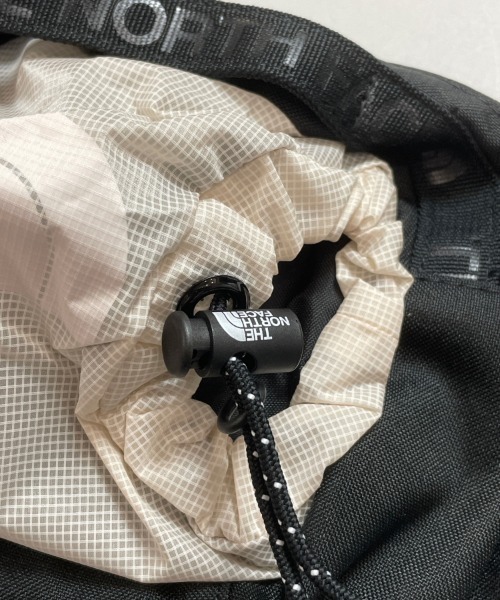 THE NORTH FACE（ザノースフェイス）の「THE NORTH FACE-BOZER HIP PACK III - L/ザ・ノース・フェイス ボザー ヒップ パック スリー ボディバック（ボディバッグ/ウエストポーチ・メンズ・ブラック/ホワイト・FREE）」の8枚目の写真
