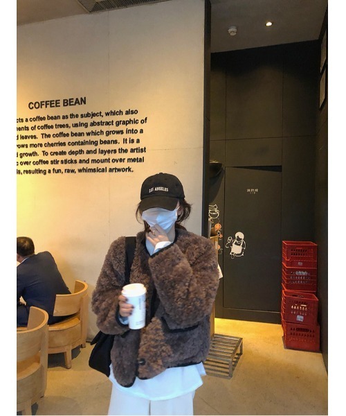 HALEY PESCA（ヘーリーペスカ）の「HALEY PESCA/ノーカラー ボアジャケット（ノーカラージャケット・レディース・ホワイト/ブラウン・FREE）」の4枚目の写真