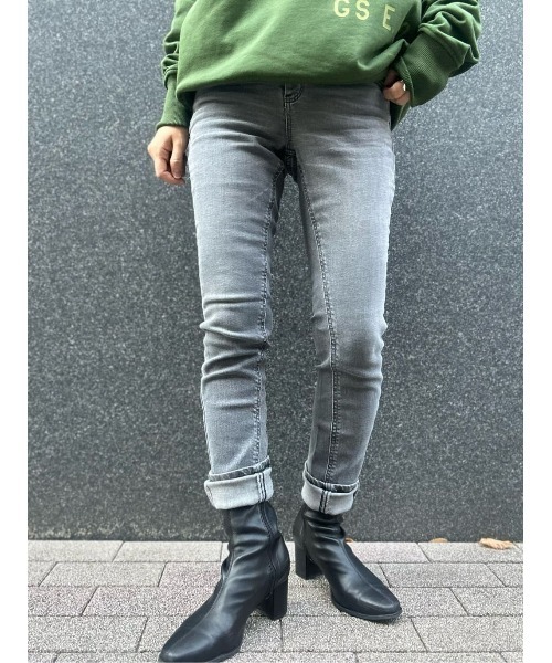SOMETHING（サムシング）の「【SOMETHING】「ANN」スキニーデニムパンツ（デニムパンツ・レディース・グレー・26inch/29inch/25inch/30inch/27inch/28inch）」の9枚目の写真