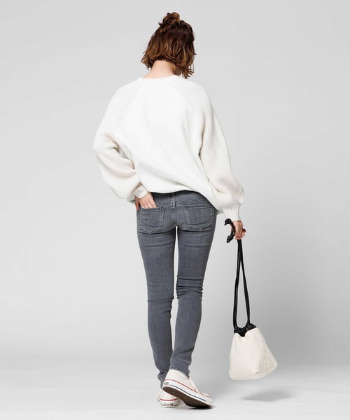 SOMETHING（サムシング）の「【SOMETHING】「ANN」スキニーデニムパンツ（デニムパンツ・レディース・グレー・26inch/29inch/25inch/30inch/27inch/28inch）」の18枚目の写真