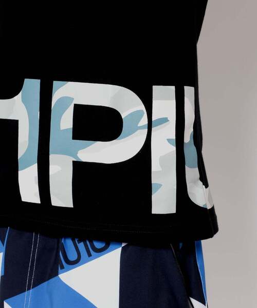 1piu1uguale3 RELAX（ウノピュウノウグァーレトレリラックス）の「1PIU1UGUALE3 RELAX/ウノピゥ ウノ ウグァーレ トレ リラックス/CAMO LOGO TEE（Tシャツ/カットソー・メンズ・ホワイト/ブラック・MEDIUM/LARGE/X-LARGE/SMALL）」の5枚目の写真