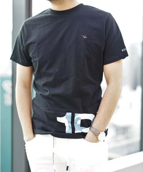 1piu1uguale3 RELAX（ウノピュウノウグァーレトレリラックス）の「1PIU1UGUALE3 RELAX/ウノピゥ ウノ ウグァーレ トレ リラックス/CAMO LOGO TEE（Tシャツ/カットソー・メンズ・ホワイト/ブラック・MEDIUM/LARGE/X-LARGE/SMALL）」の14枚目の写真