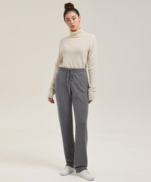 ストレートレッグカシミヤパンツ