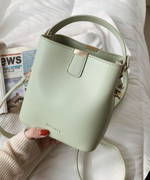 sakishimatokyo(サキシマトーキョー)の「スクエアショルダーバッグ(ショルダーバッグ・レディース・ブラック/ブラウン/オフホワイト/グリーン/イエロー・FREE)」の4枚目の写真