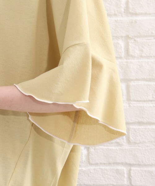 SHOO・LA・RUE（シューラルー）の「◆袖フリルパイピングプルオーバー（Tシャツ/カットソー・レディース・ブラック/イエロー/ホワイト系/ピンク系・00）」の5枚目の写真