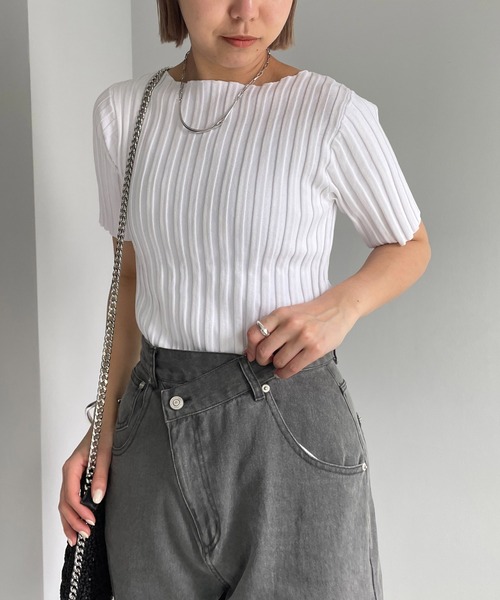 CAPRICIEUX LE'MAGE（カプリシューレマージュ）の「ボートネック5分袖ニット（ニット/セーター・レディース・ホワイト/ブラック/ブラウン/オフホワイト/ベージュ・FREE）」の2枚目の写真