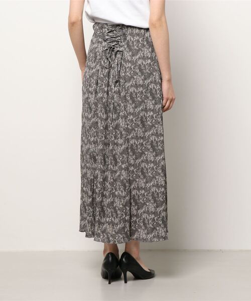 archives(アルシーヴ)の「花柄楊柳バックレースアップスカート(スカート・レディース・グレー/ブラック/イエロー・MEDIUM)」の5枚目の写真