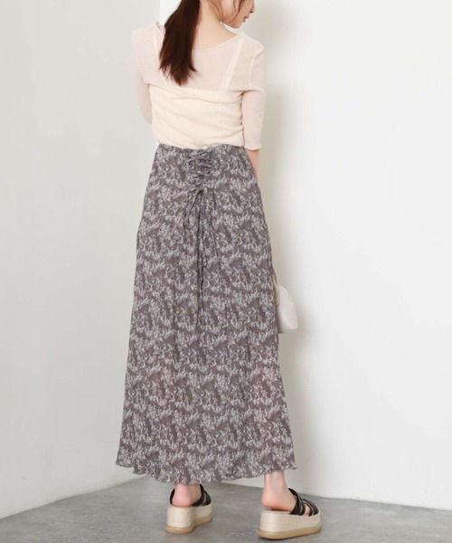 archives(アルシーヴ)の「花柄楊柳バックレースアップスカート(スカート・レディース・グレー/ブラック/イエロー・MEDIUM)」の1枚目の写真