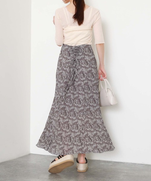 archives(アルシーヴ)の「花柄楊柳バックレースアップスカート(スカート・レディース・グレー/ブラック/イエロー・MEDIUM)」の11枚目の写真