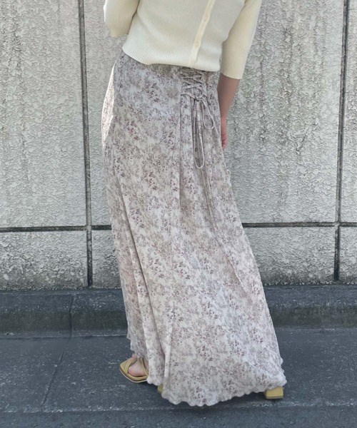 archives(アルシーヴ)の「花柄楊柳バックレースアップスカート(スカート・レディース・グレー/ブラック/イエロー・MEDIUM)」の20枚目の写真