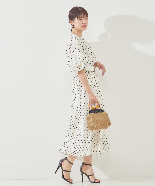 Tiara（ティアラ）の「サテンドットプリントフレアスリーブブラウス（シャツ/ブラウス・レディース・チャコールグレー/ブラック/オフホワイト・FREE）」の9枚目の写真