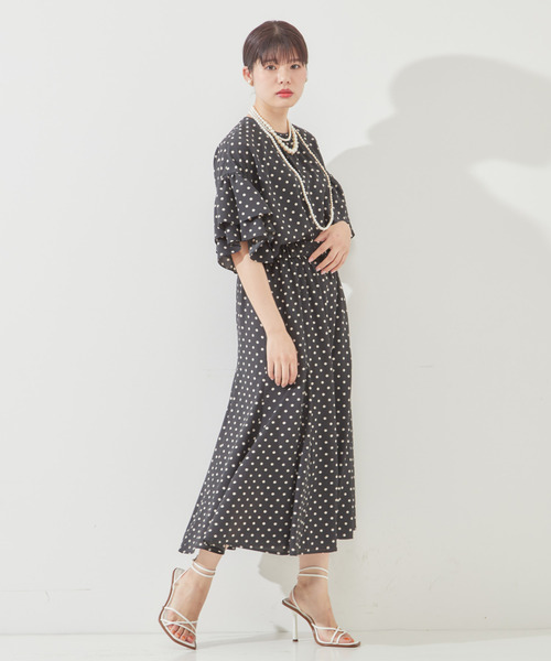 Tiara（ティアラ）の「サテンドットプリントフレアスリーブブラウス（シャツ/ブラウス・レディース・チャコールグレー/ブラック/オフホワイト・FREE）」の20枚目の写真