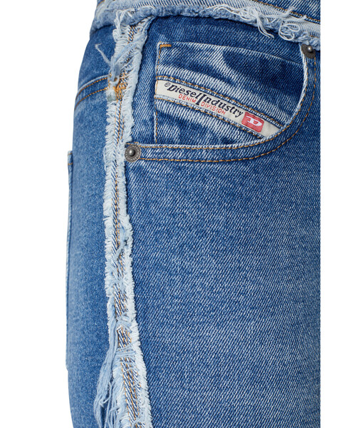 DIESEL(ディーゼル)の「FW22 レディース デニム スキニー(デニムパンツ・レディース・インディゴブルー・25inch/24inch/26inch/23inch/27inch/30inch/28inch/29inch)」の2枚目の写真