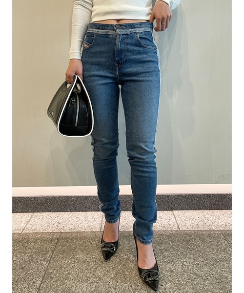 DIESEL(ディーゼル)の「FW22 レディース デニム スキニー(デニムパンツ・レディース・インディゴブルー・25inch/24inch/26inch/23inch/27inch/30inch/28inch/29inch)」の10枚目の写真