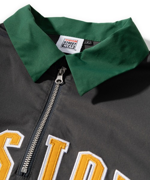 VISION STREET WEAR（ヴィジョンストリートウェア）の「【VISION STREET WEAR／ヴィジョンストリートウェア】クレリックハーフジッププルオーバー/アーチロゴ/ワッペン/ビッグシルエット（シャツ/ブラウス・メンズ・ネイビー/グリーン/アイボリー/チャコールグレー・M/L/XL）」の5枚目の写真