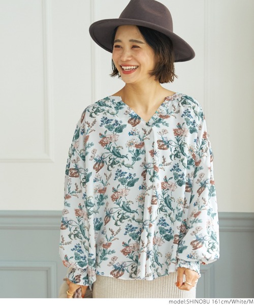 coca(coca)(コカ)の「花柄バルーントップス(シャツ/ブラウス・レディース・ホワイト/ネイビー・M/L)」の5枚目の写真