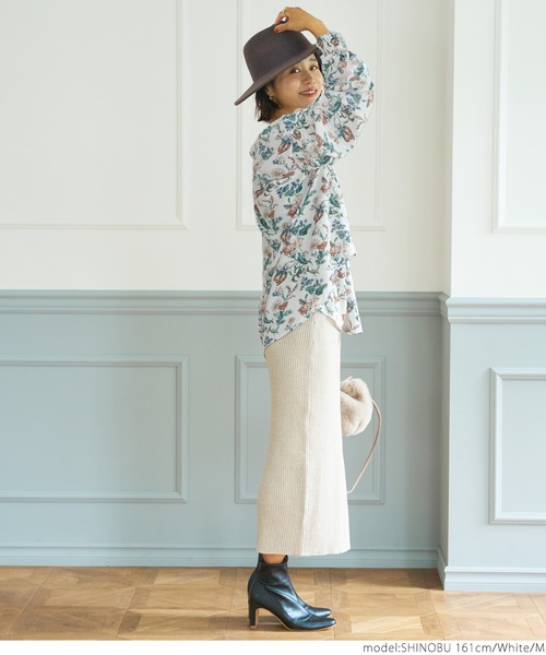 coca(coca)(コカ)の「花柄バルーントップス(シャツ/ブラウス・レディース・ホワイト/ネイビー・M/L)」の6枚目の写真