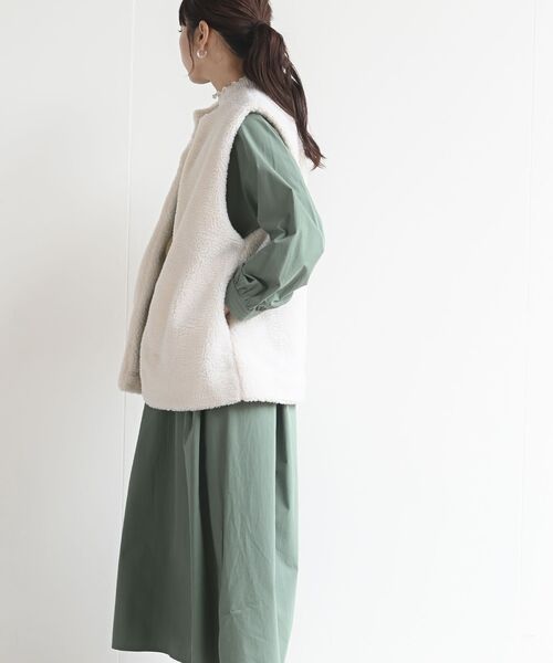 rps(アールピーエス)の「ボアロングベスト(ベスト・レディース・チャコールグレー/ベージュ/アイボリー・フリー)」の7枚目の写真