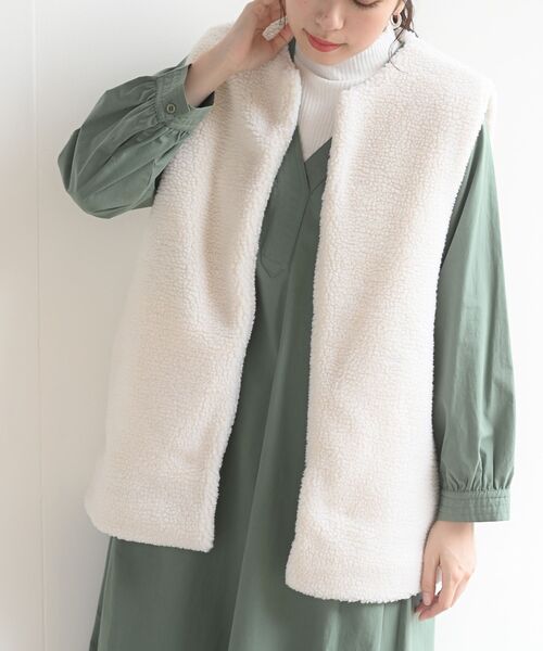 rps(アールピーエス)の「ボアロングベスト(ベスト・レディース・チャコールグレー/ベージュ/アイボリー・フリー)」の8枚目の写真